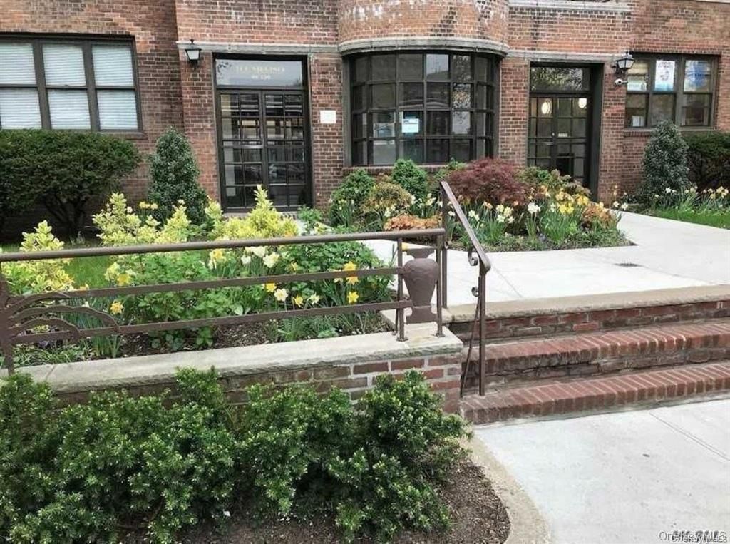 98-120 Queens Blvd 4C, Rego Park, NY 11374