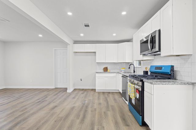 370 W Bolivar Street, Vidor, TX 77662