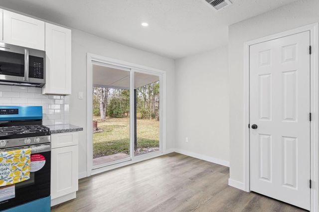 370 W Bolivar Street, Vidor, TX 77662