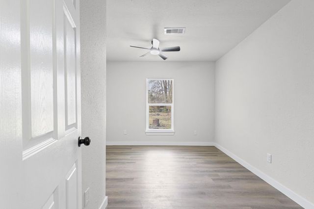 370 W Bolivar Street, Vidor, TX 77662