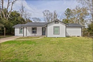 370 W Bolivar Street, Vidor, TX 77662