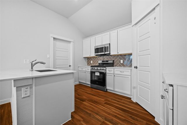 135 Road 51030, Cleveland, TX 77327