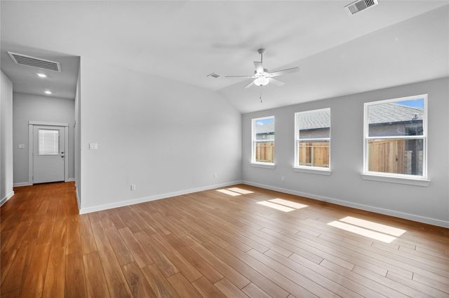 135 Road 51030, Cleveland, TX 77327
