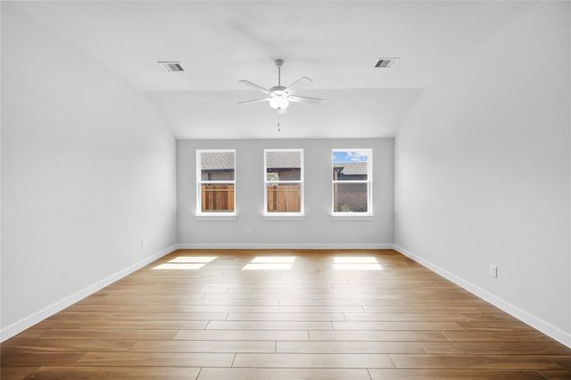 135 Road 51030, Cleveland, TX 77327