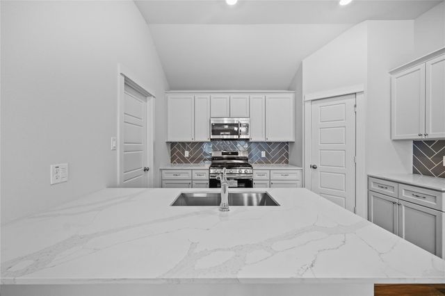 135 Road 51030, Cleveland, TX 77327