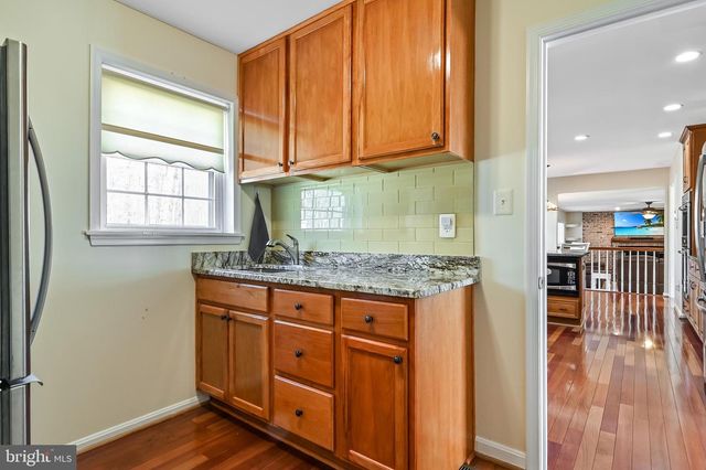 5500 SANDY FOLLY CT, Fairfax Station, VA 22039