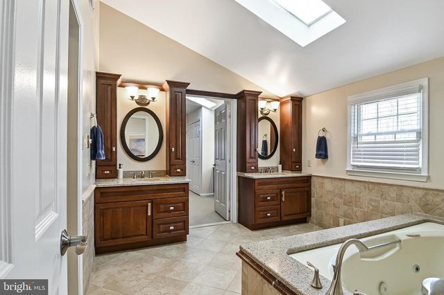 5500 SANDY FOLLY CT, Fairfax Station, VA 22039