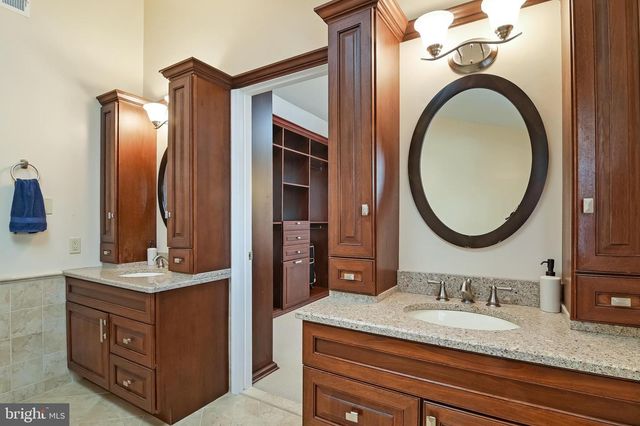 5500 SANDY FOLLY CT, Fairfax Station, VA 22039