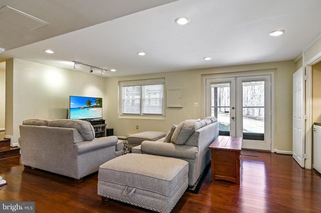 5500 SANDY FOLLY CT, Fairfax Station, VA 22039