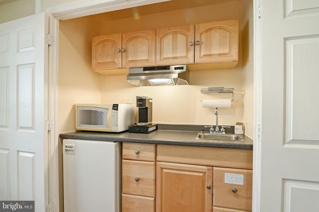 5500 SANDY FOLLY CT, Fairfax Station, VA 22039