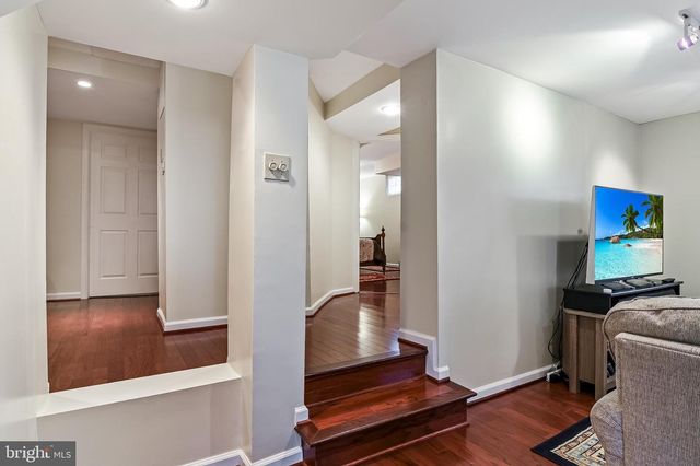 5500 SANDY FOLLY CT, Fairfax Station, VA 22039