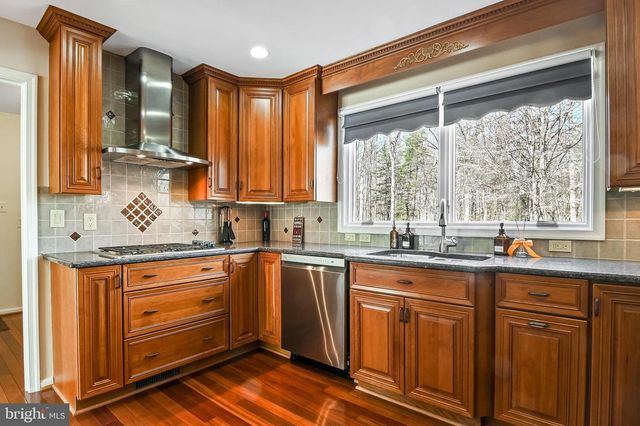 5500 SANDY FOLLY CT, Fairfax Station, VA 22039