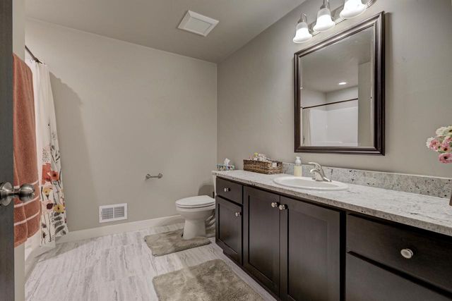 2911 E AQUAMARINE AVENUE, Appleton, WI 54913