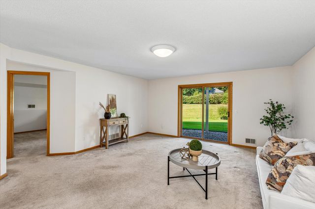 808 Winterberry Drive, Woodbury, MN 55125