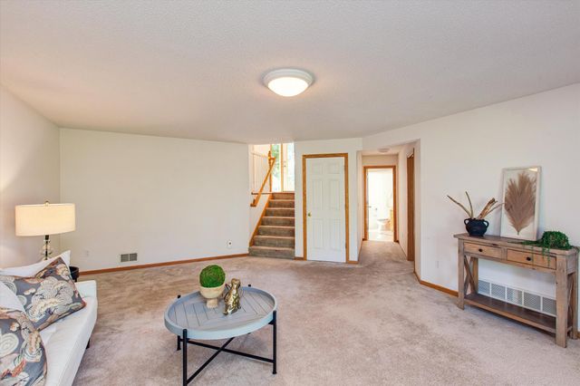 808 Winterberry Drive, Woodbury, MN 55125