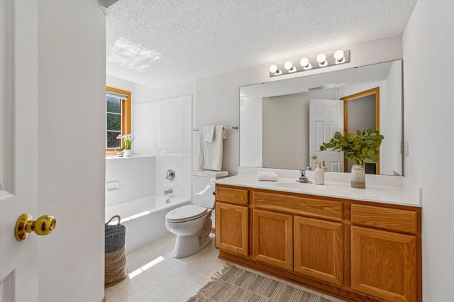808 Winterberry Drive, Woodbury, MN 55125