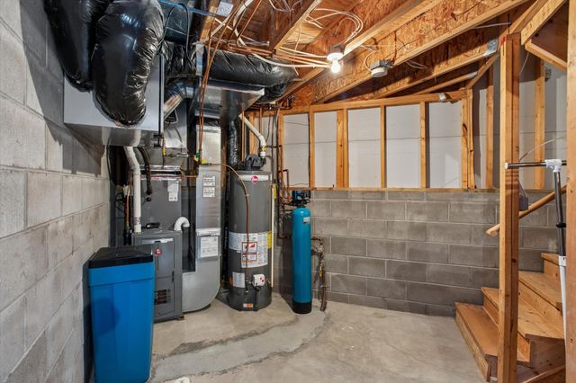808 Winterberry Drive, Woodbury, MN 55125
