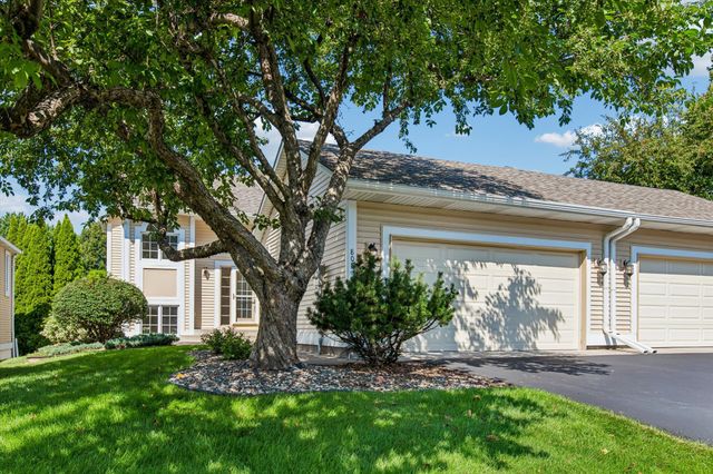 808 Winterberry Drive, Woodbury, MN 55125