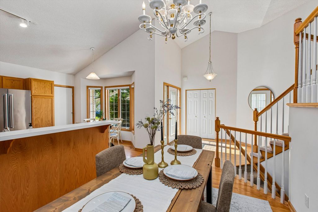 808 Winterberry Drive, Woodbury, MN 55125 — photo 3