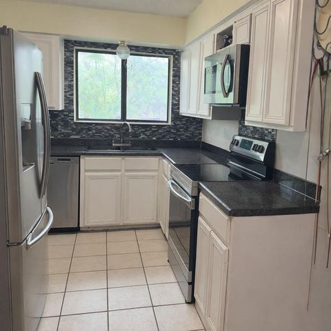1704 S Walnut ST, Georgetown, TX 78626