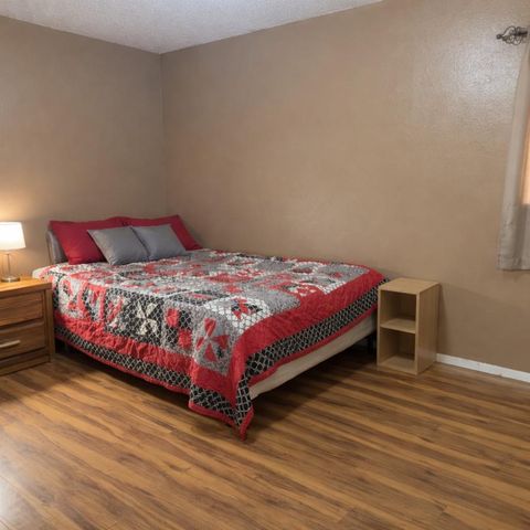 1704 S Walnut ST, Georgetown, TX 78626