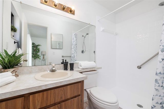 5748 60TH WAY N, St Petersburg, FL 33709