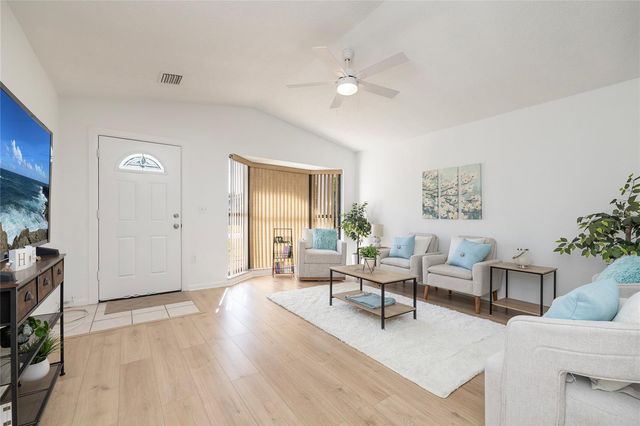 5748 60TH WAY N, St Petersburg, FL 33709