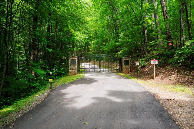 8 Skyview Drive, Hayesville, NC 28904