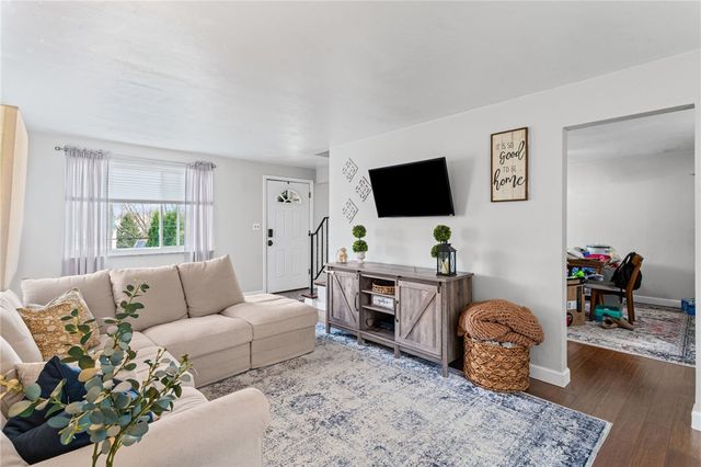 7971 Marmion Dr, Ross Twp, PA 15237