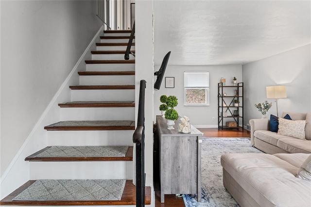 7971 Marmion Dr, Ross Twp, PA 15237