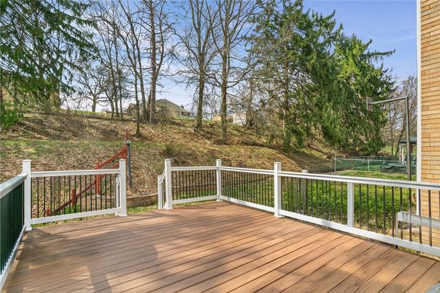 7971 Marmion Dr, Ross Twp, PA 15237