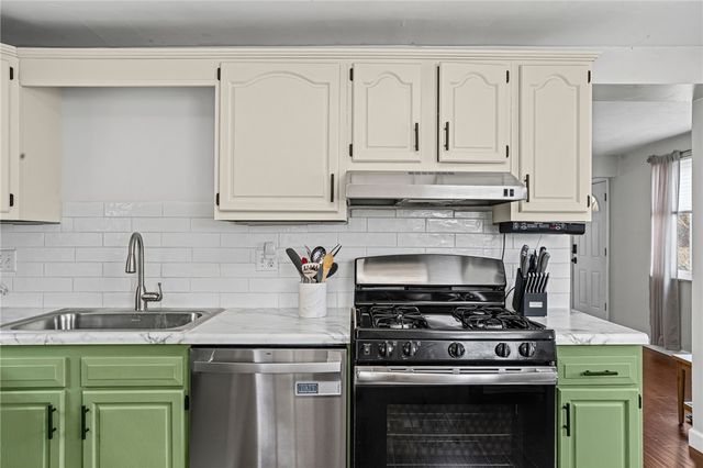 7971 Marmion Dr, Ross Twp, PA 15237