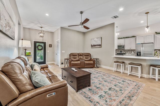 5004 Moss Rock Trail, Granbury, TX 76048