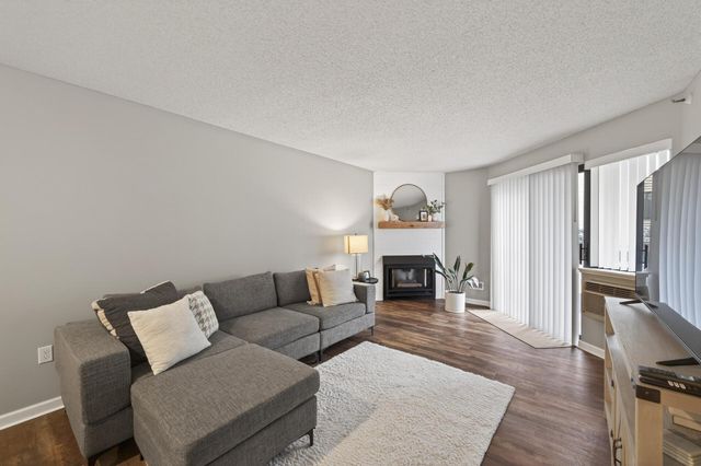 7606 York Avenue S 7107, Edina, MN 55435