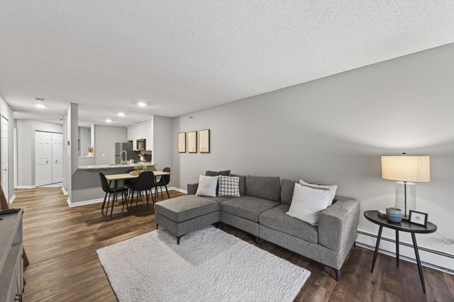 7606 York Avenue S 7107, Edina, MN 55435