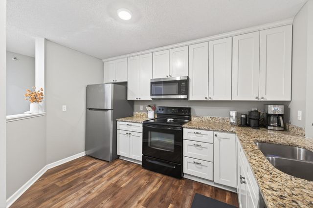 7606 York Avenue S 7107, Edina, MN 55435