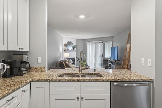 7606 York Avenue S 7107, Edina, MN 55435