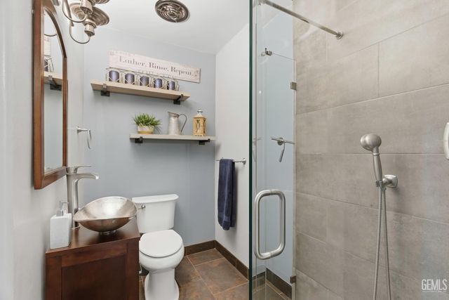 2417 Oriole Street, Bakersfield, CA 93309