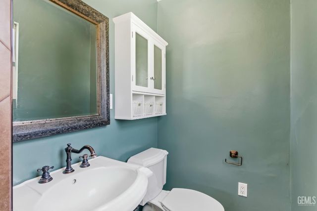 2417 Oriole Street, Bakersfield, CA 93309