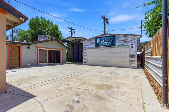 2417 Oriole Street, Bakersfield, CA 93309