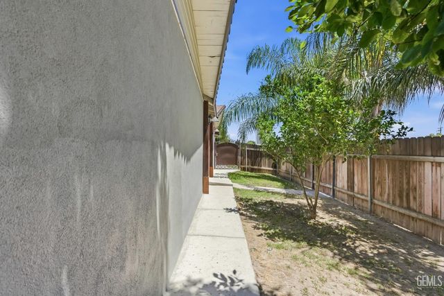 2417 Oriole Street, Bakersfield, CA 93309