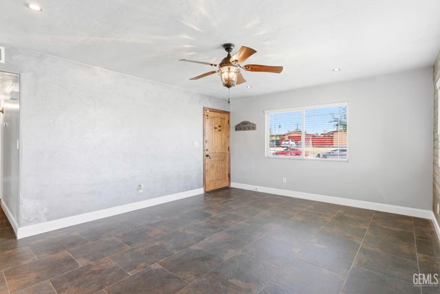 2417 Oriole Street, Bakersfield, CA 93309