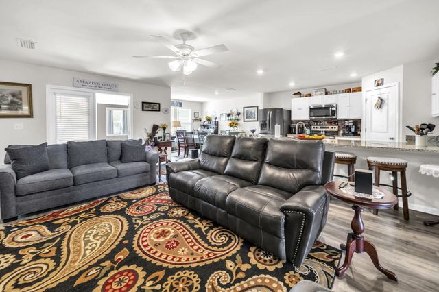 112 Mikaela Avenue, Defuniak Springs, FL 32433