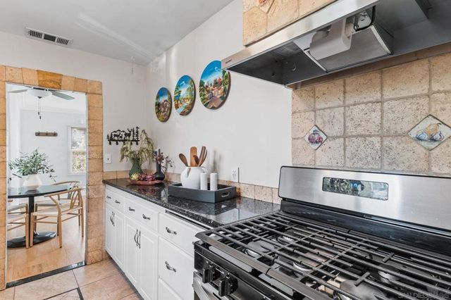 406 G Ave, National City, CA 91950