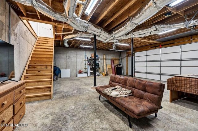 99 Judkins Lane, Hickman, TN 38567