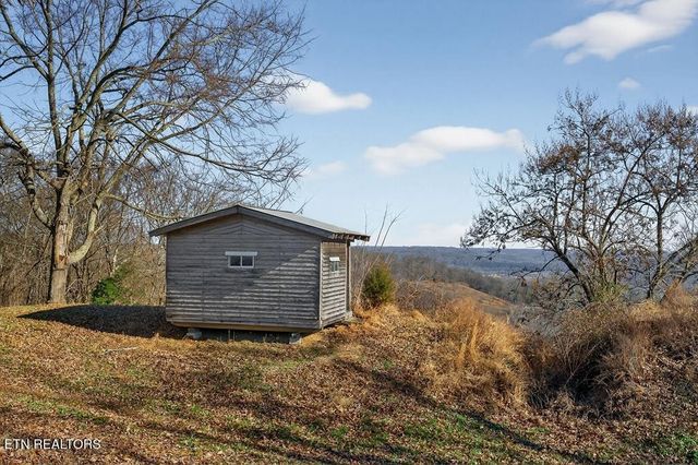 99 Judkins Lane, Hickman, TN 38567