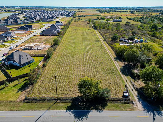 32445 Knebel Road, Waller, TX 77484