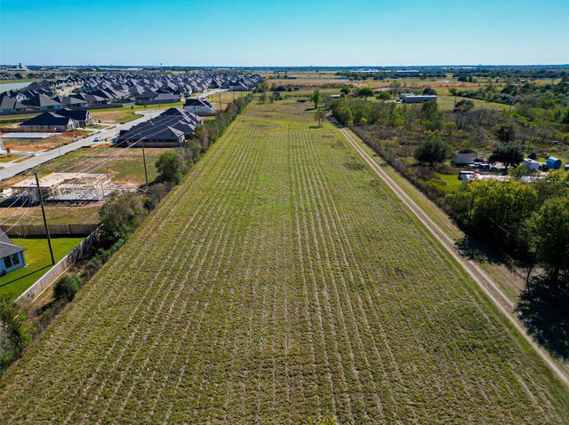 32445 Knebel Road, Waller, TX 77484