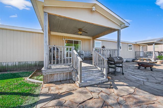 32445 Knebel Road, Waller, TX 77484