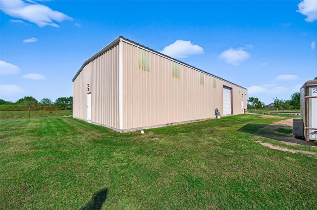 32445 Knebel Road, Waller, TX 77484